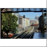 S-Bahn Hackescher Markt 2016-09-22 02.jpg